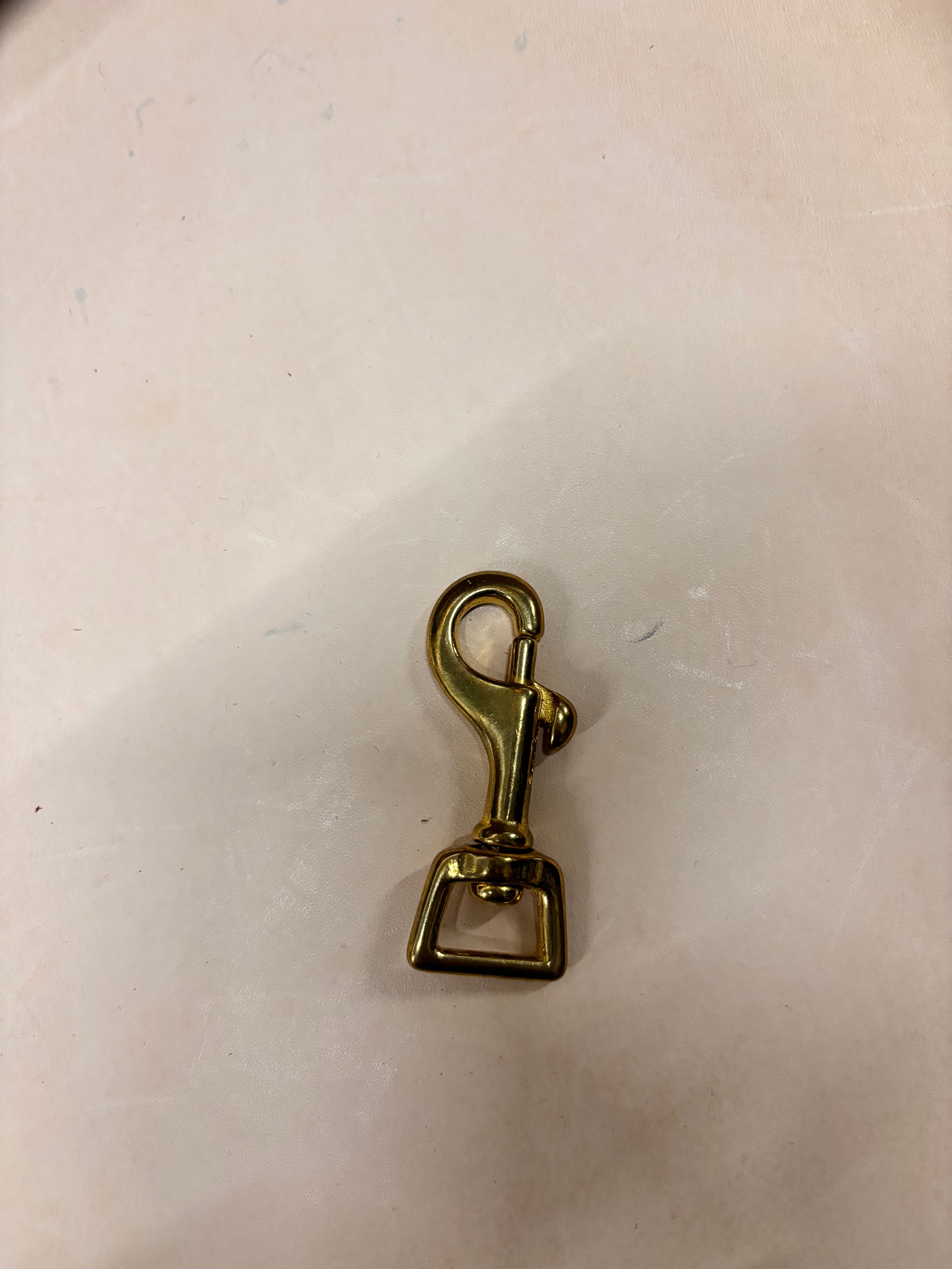 Musketon hook gold trapeze 15mm