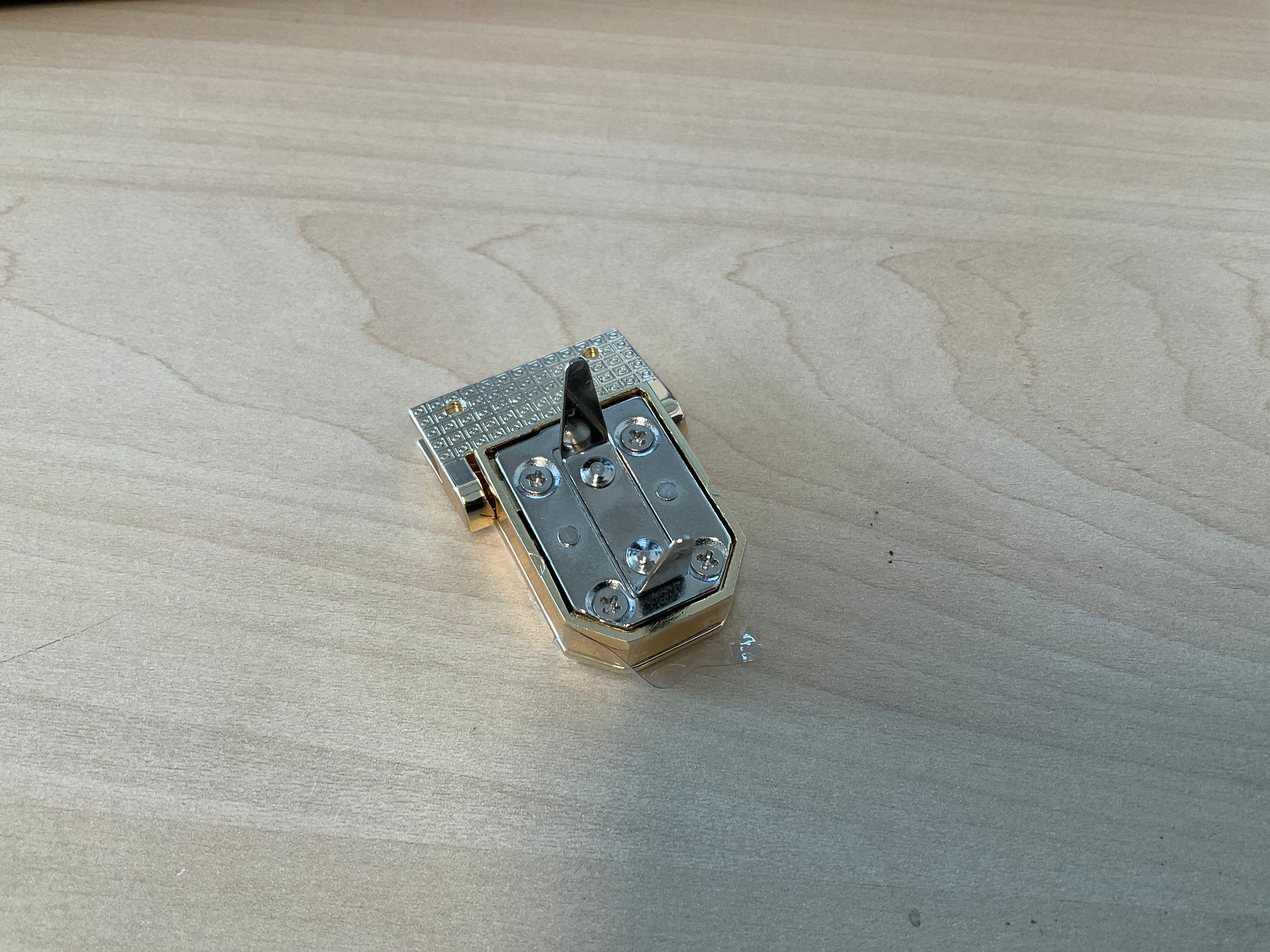 Bag Lock  GOLD HEXAGONAL 30MM