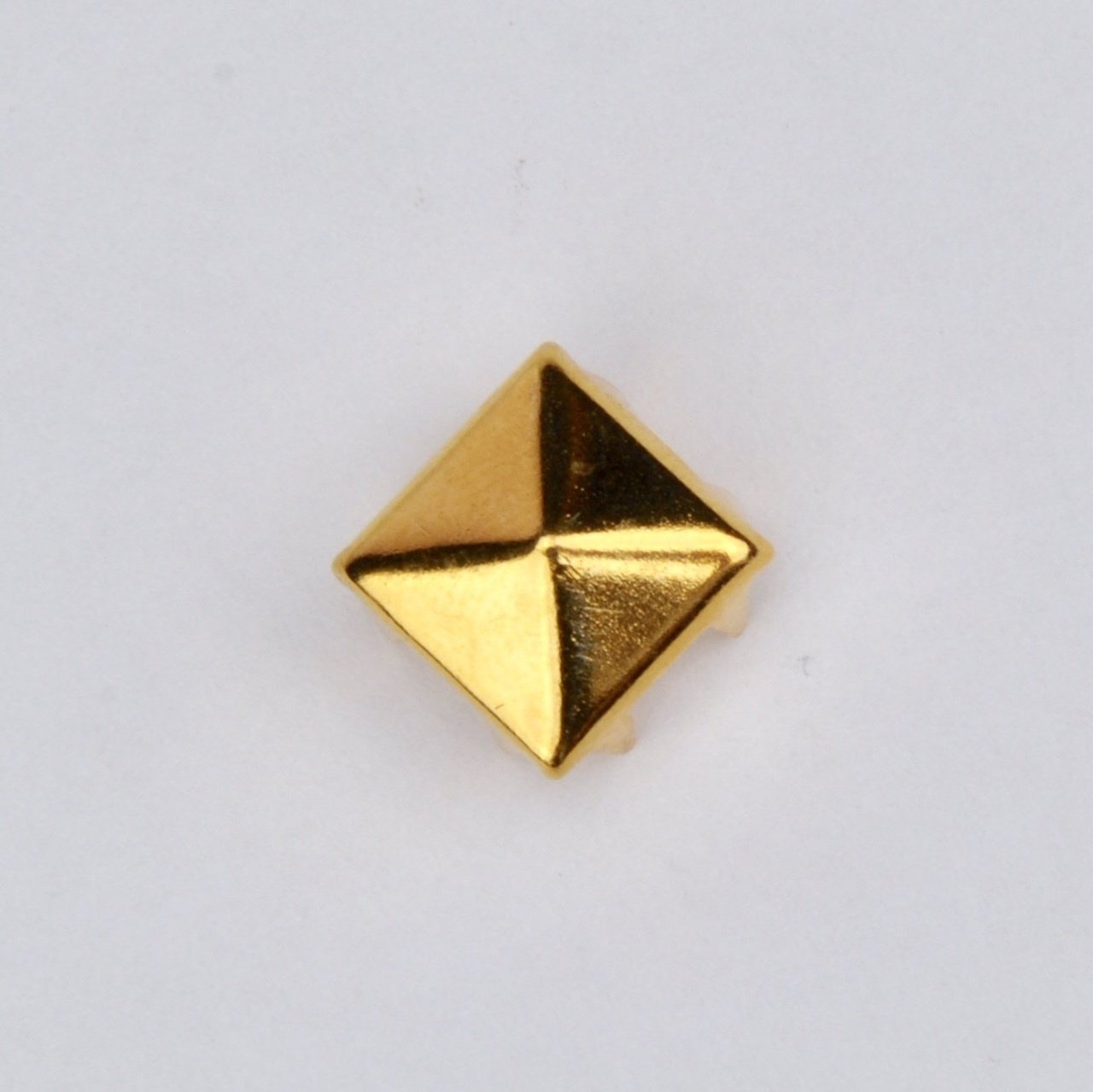 Studs 12.3mm Gold