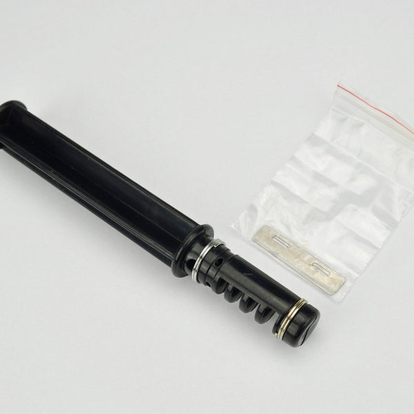 Lace cutter with 2 blades