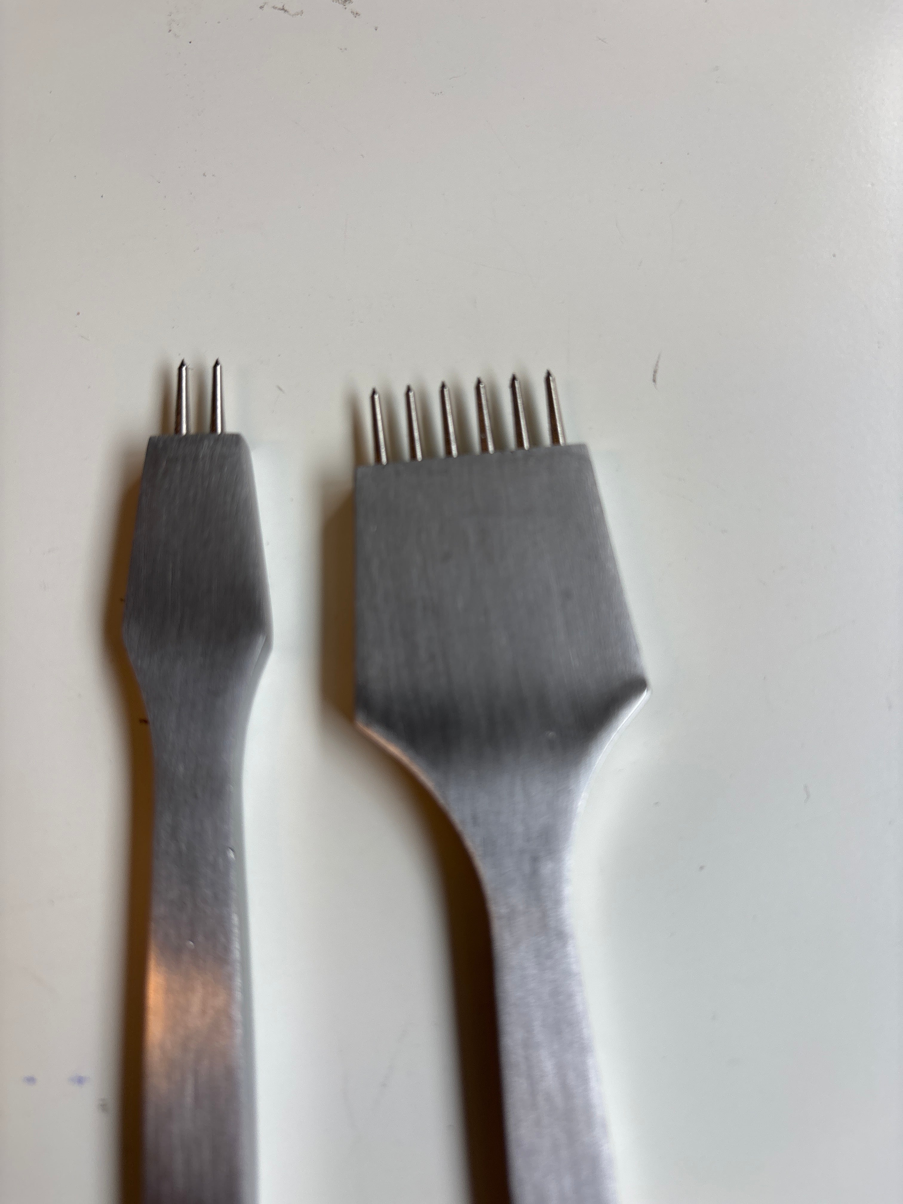 Leather pricking irons round 4 mm Hole Punch High Quality Tool 