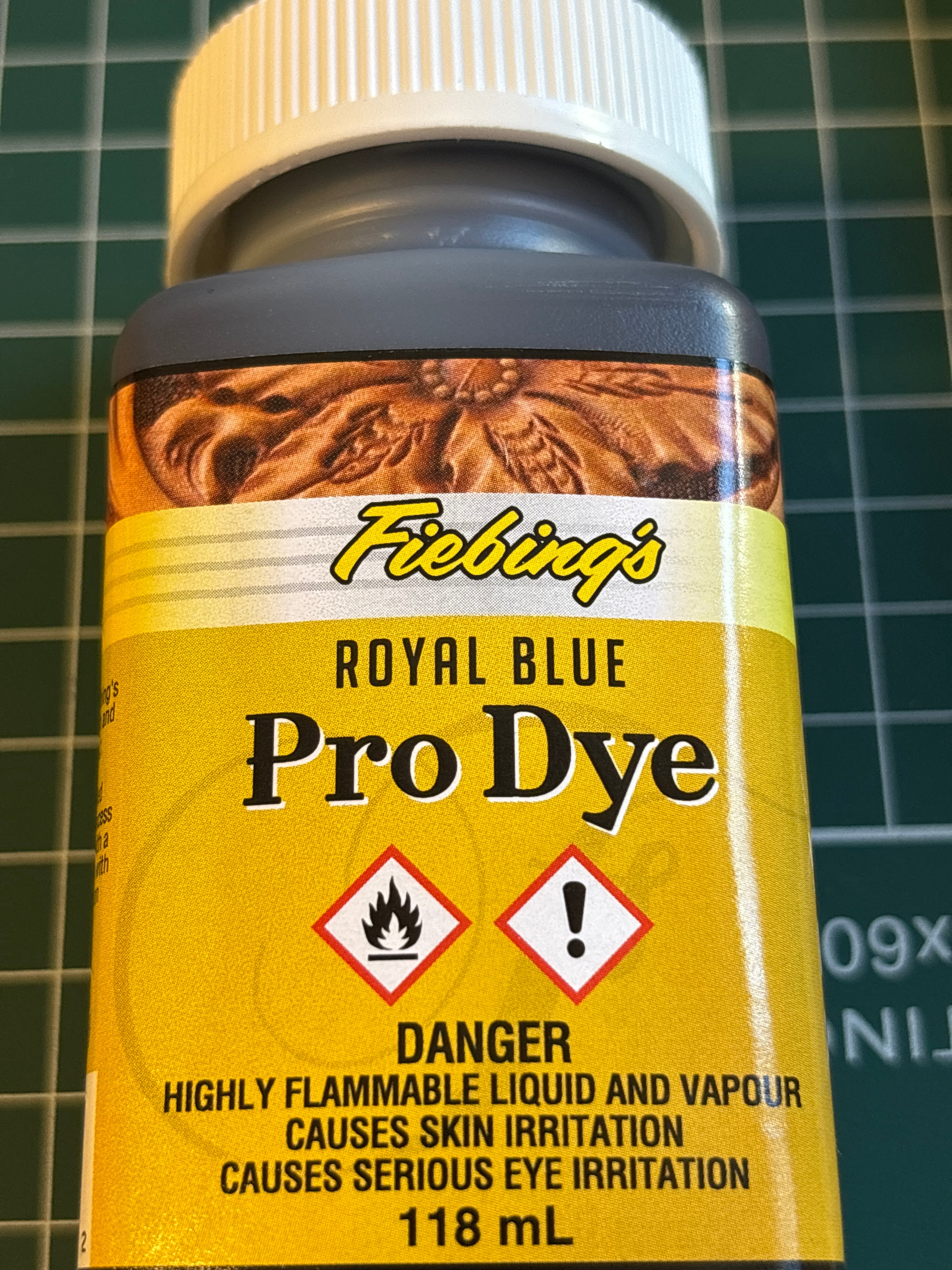 Fiebing Pro Dye 118ml – Professional Leather Dye for Crafters & Makers