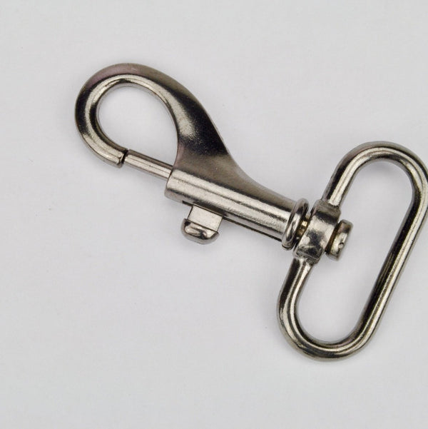 Musketon hook oval ring 30 mm