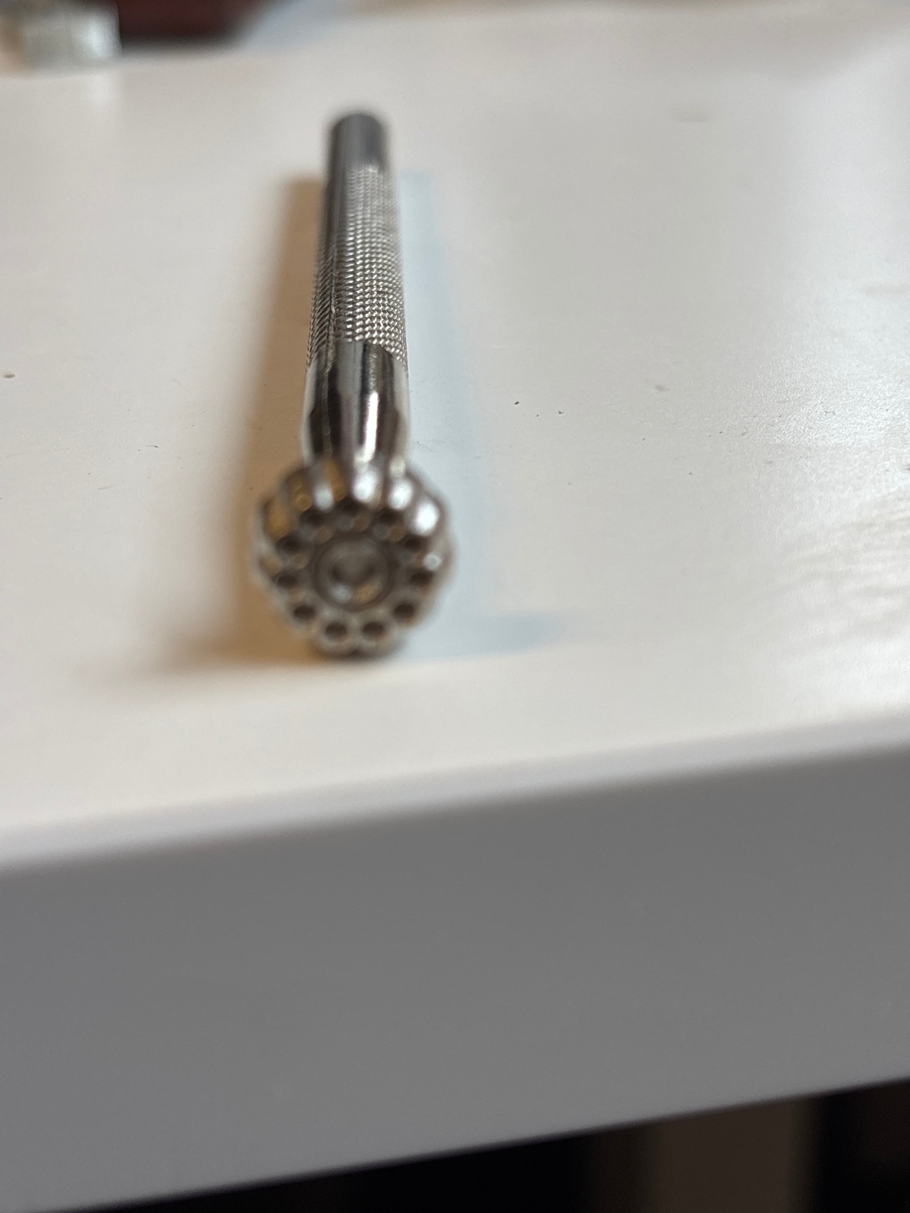 Habto Leather Embossing Stamp G602 – 11-Seed Flower Center for Full Vegetable Tanned Leather