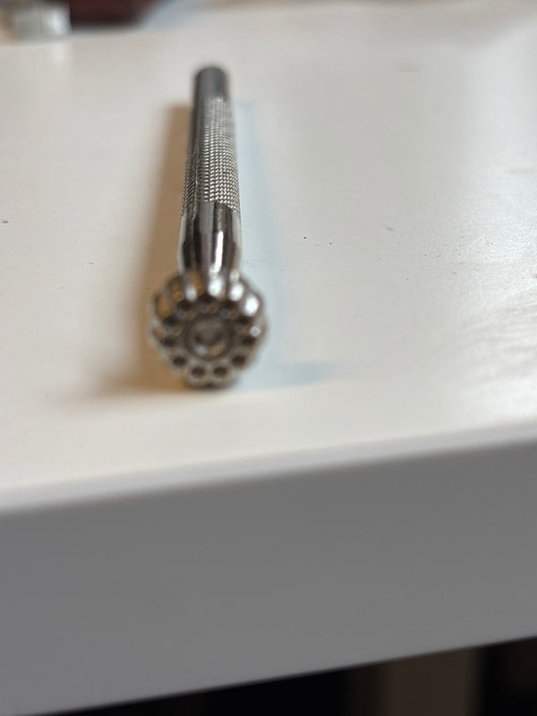 Habto Leather Embossing Stamp G602 – 11-Seed Flower Center for Full Vegetable Tanned Leather