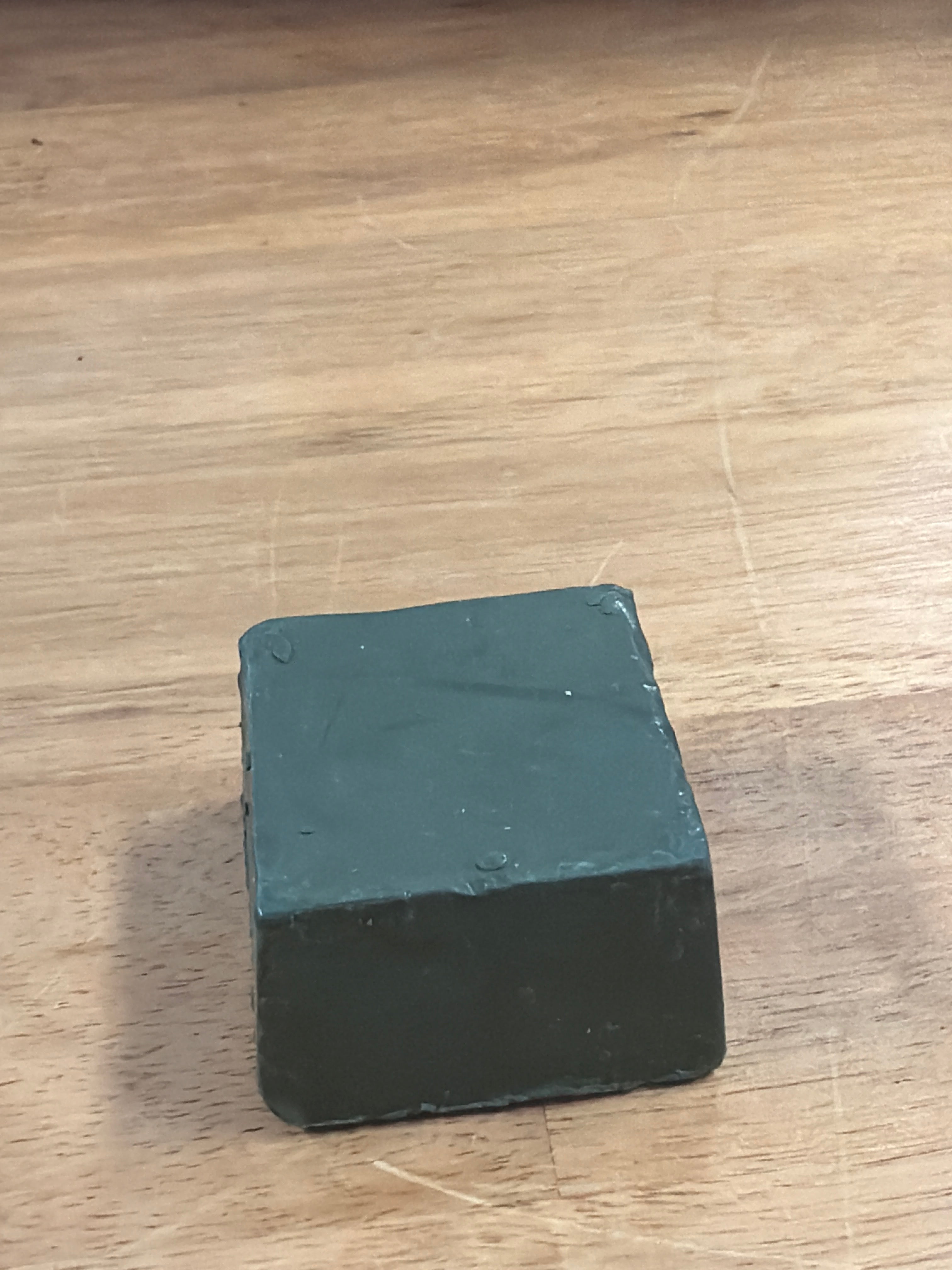 Green polishing paste for your leather tools and knives