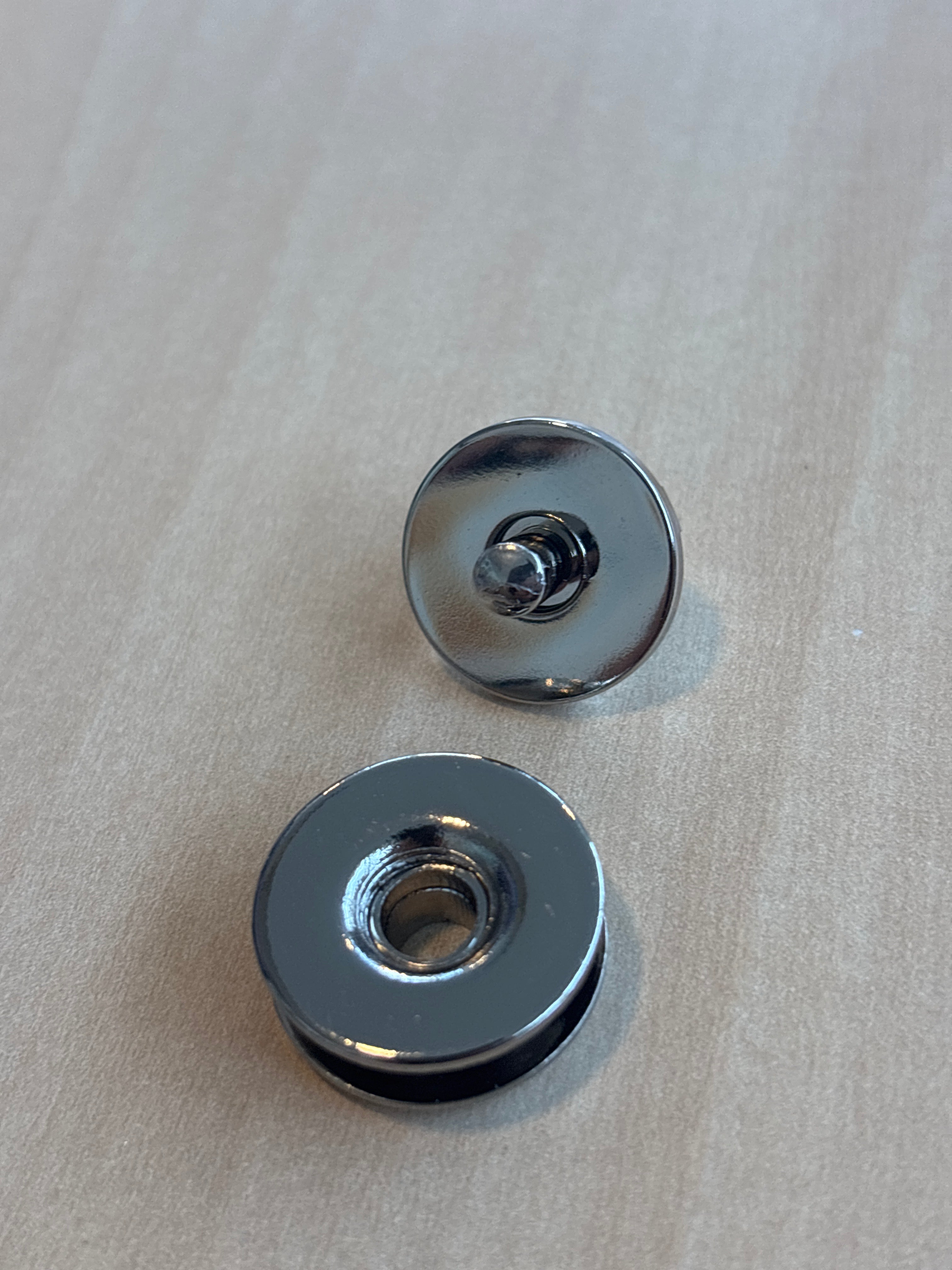 Stainless Steel Round magnetic Lock 20 mm Nickel