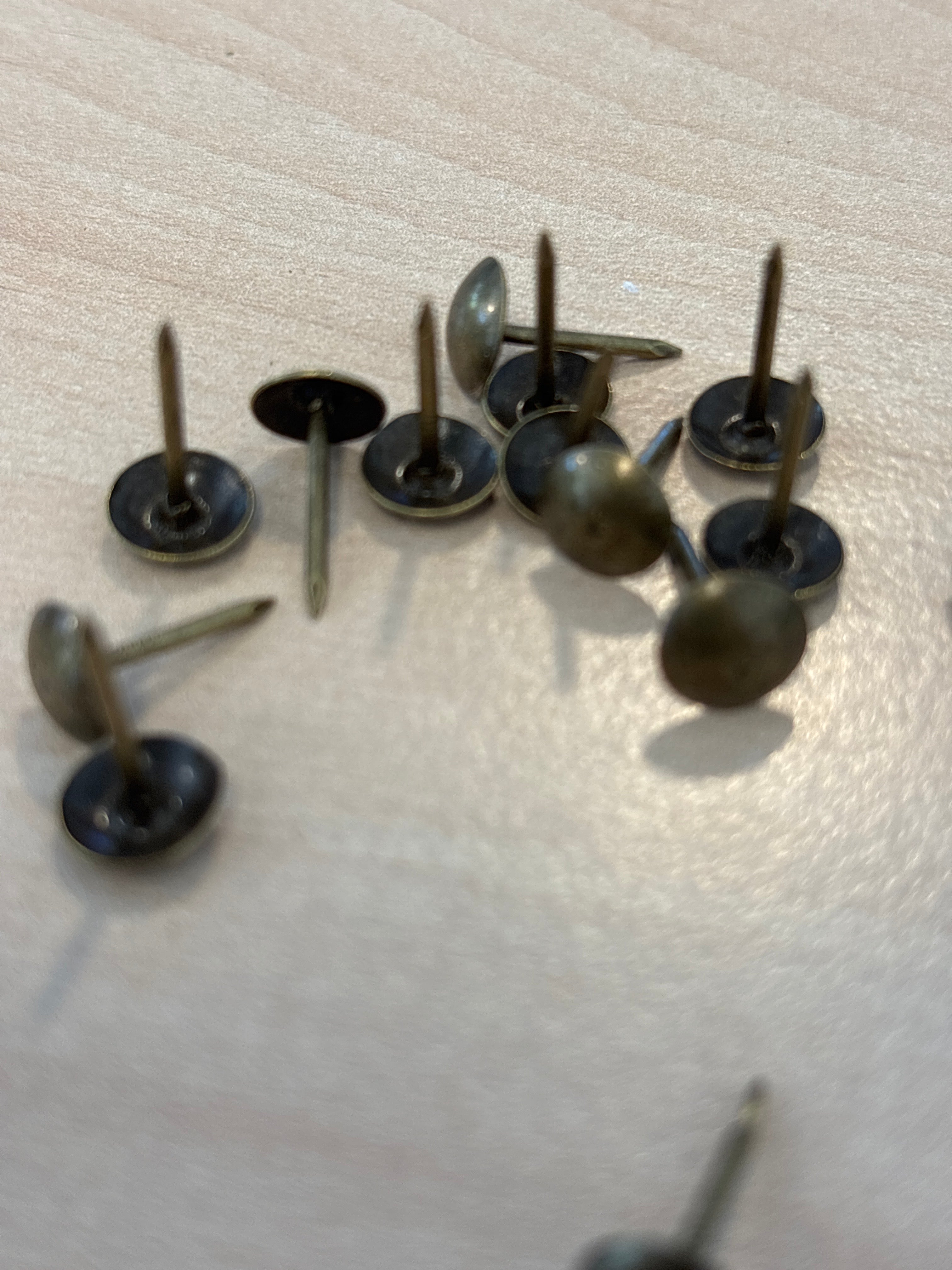 Furniture 🪑 nails brass old gold with small head 200 units