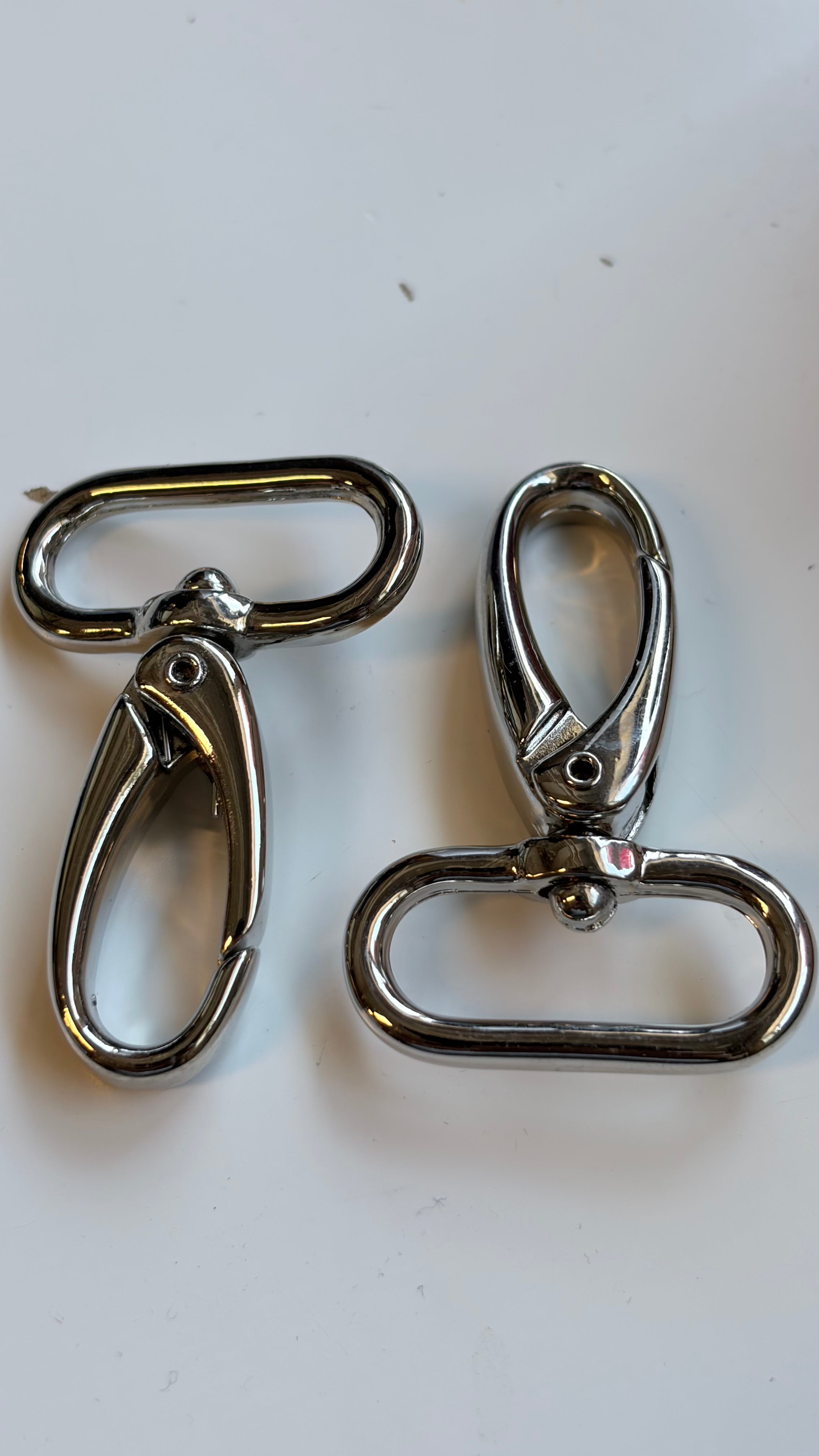 Silver Snap Hook 26mm - Secure Fastening for Bags & More 2 units