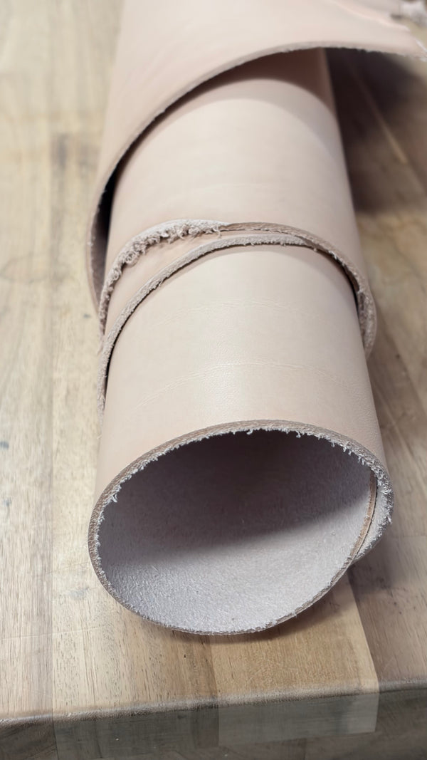 Saddle Belting Shoes and Bag Leather Natural Color for dyeing tooling or natural – Full Vegetable Tanned with Oak Bark – Tanned in Italy