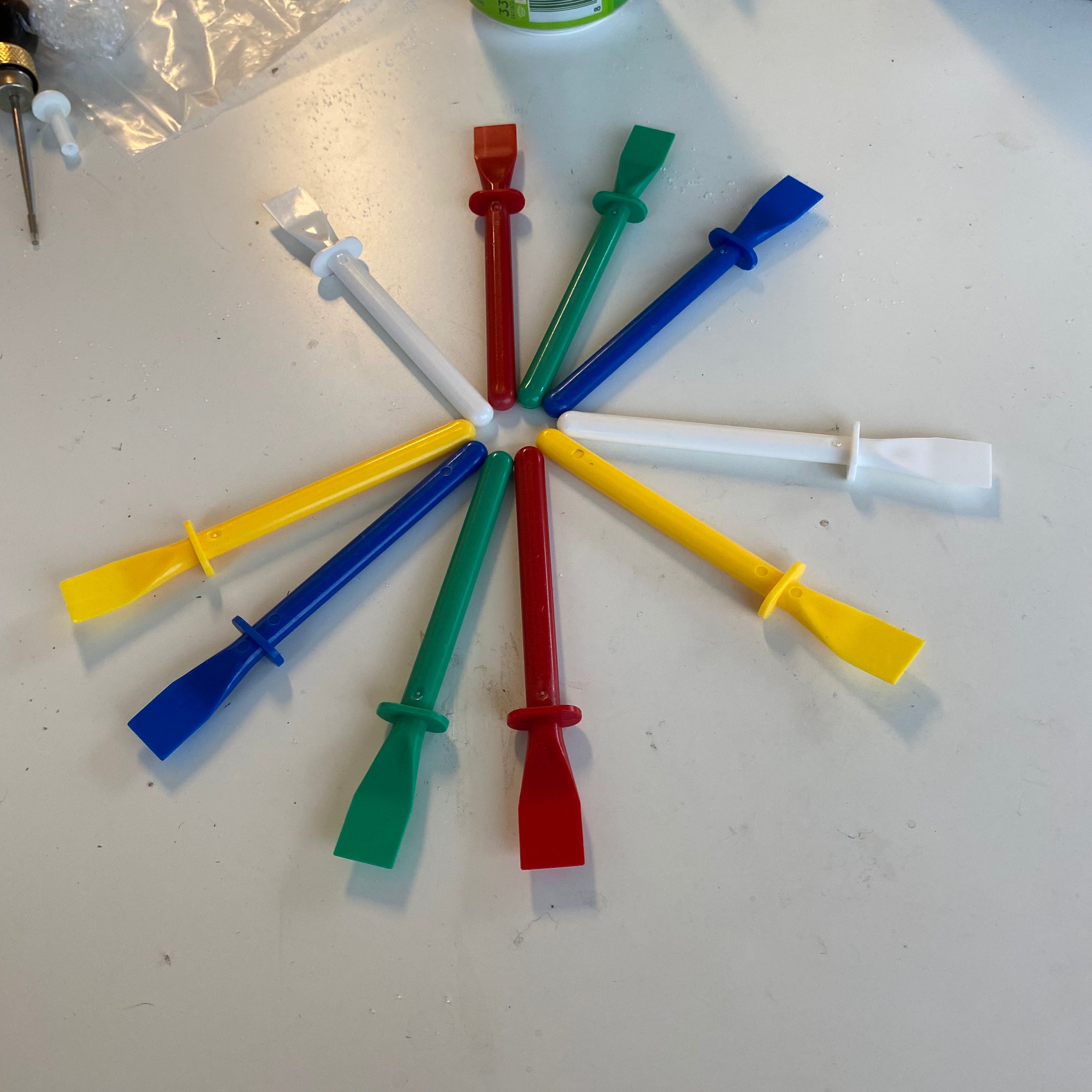 Tokonole + Reusable Plastic Glue Spatula – Perfect Christmas Gift