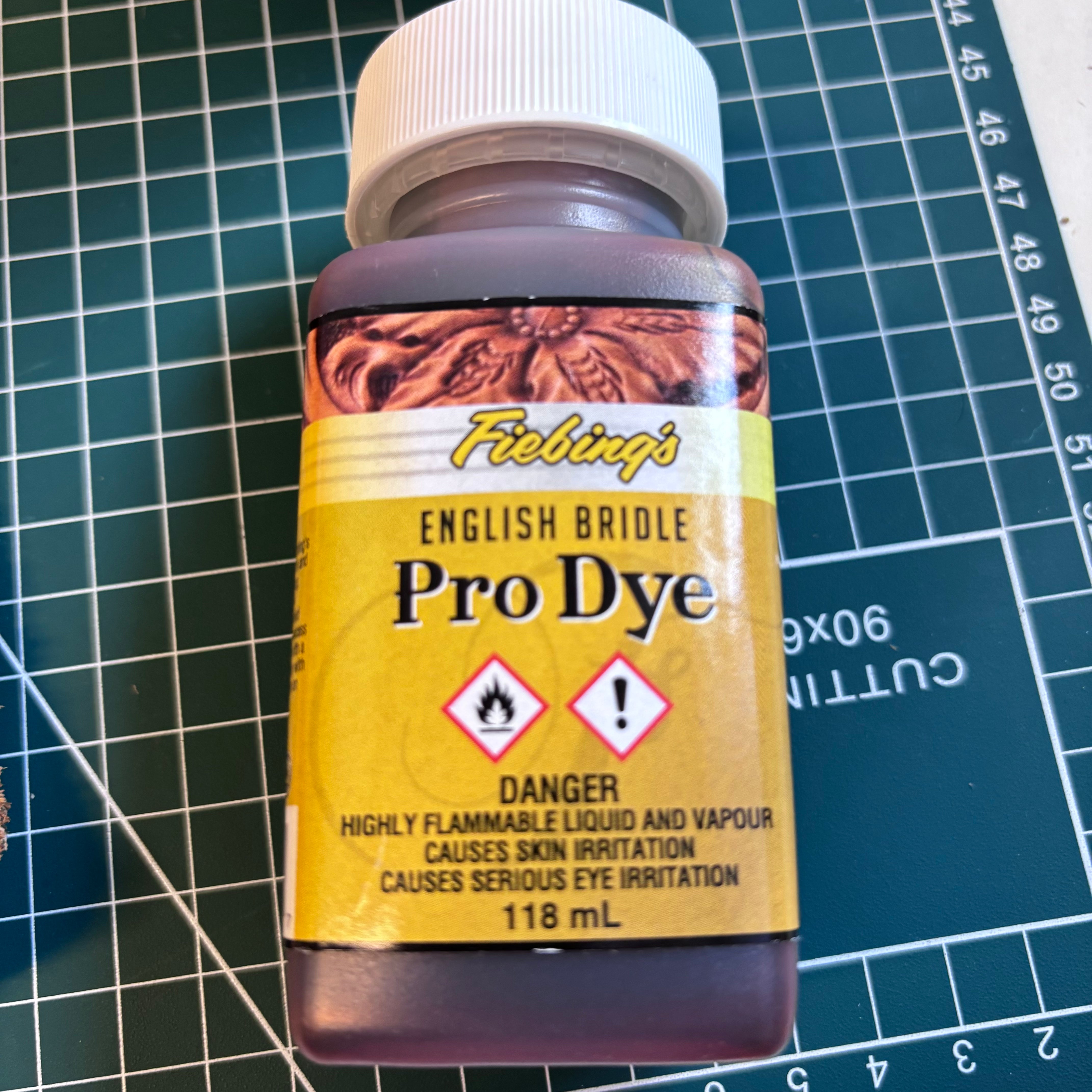 Fiebing Pro Dye 118ml – Professional Leather Dye for Crafters & Makers