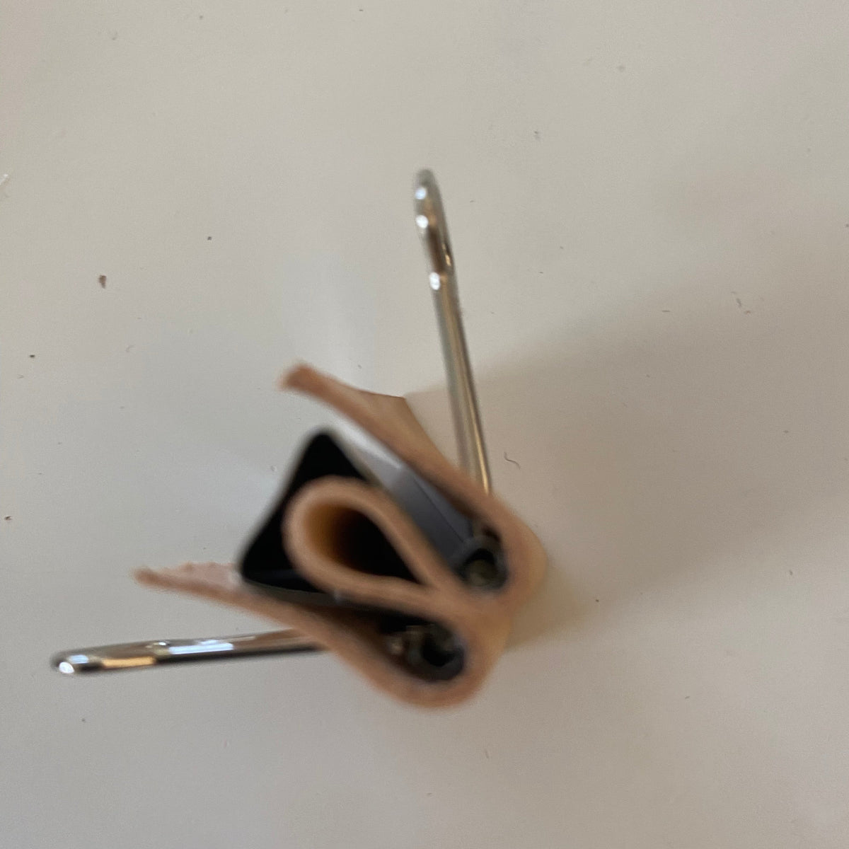 Boekbinder clips van Leer 2 cm breed zakjes per 5 stuks Lijm klip