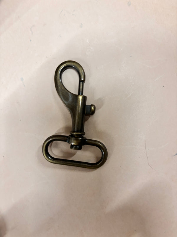 Musketon hook oval ring 30 mm