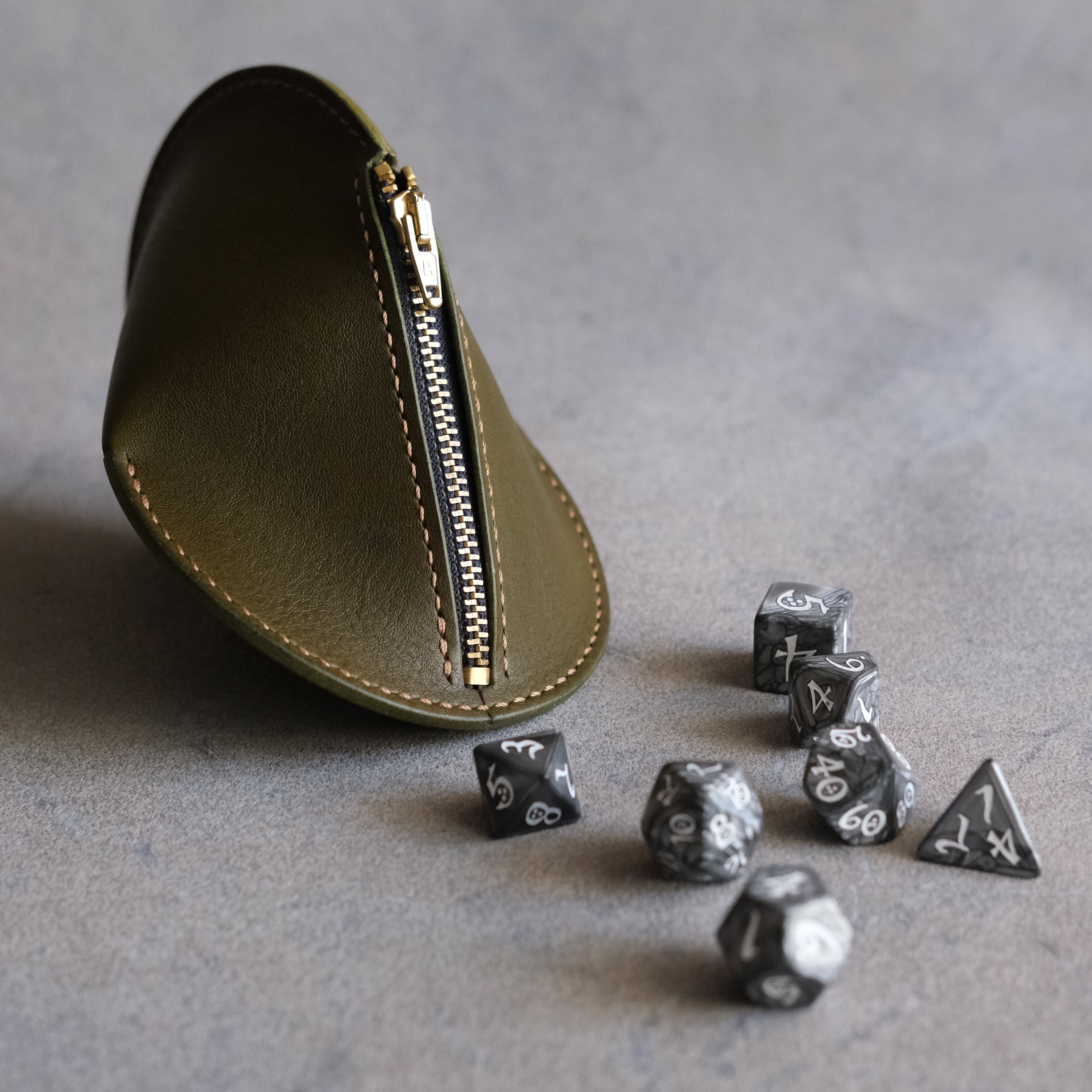 The Oloid Pouch & Fidget | Intermediate Leather Accessoiry Pattern