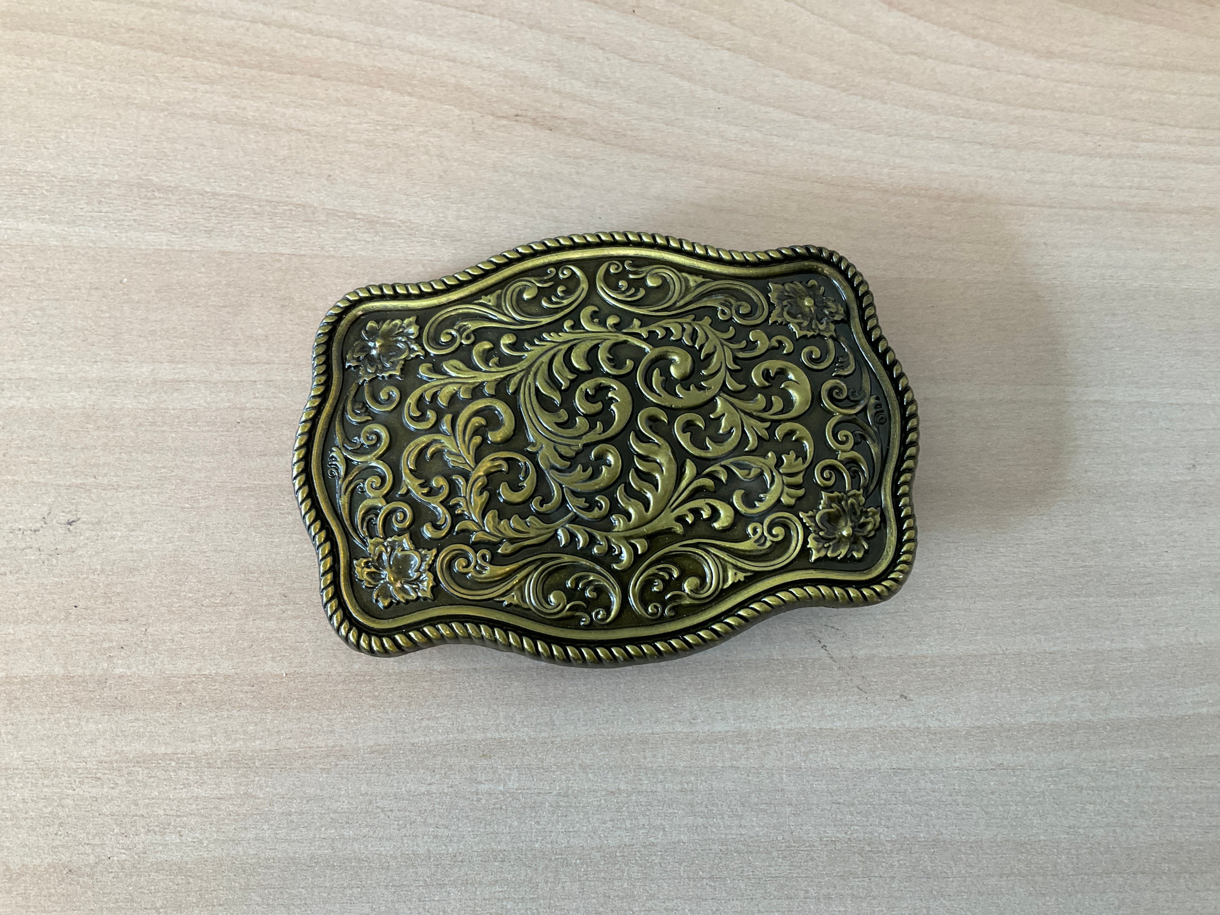 Retro brass pattern belt buckle