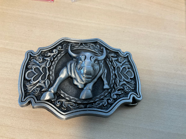 Silvery belt buckle BULL