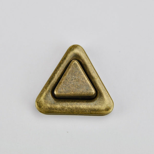 Clasp Triangle Turnlock Old Gold