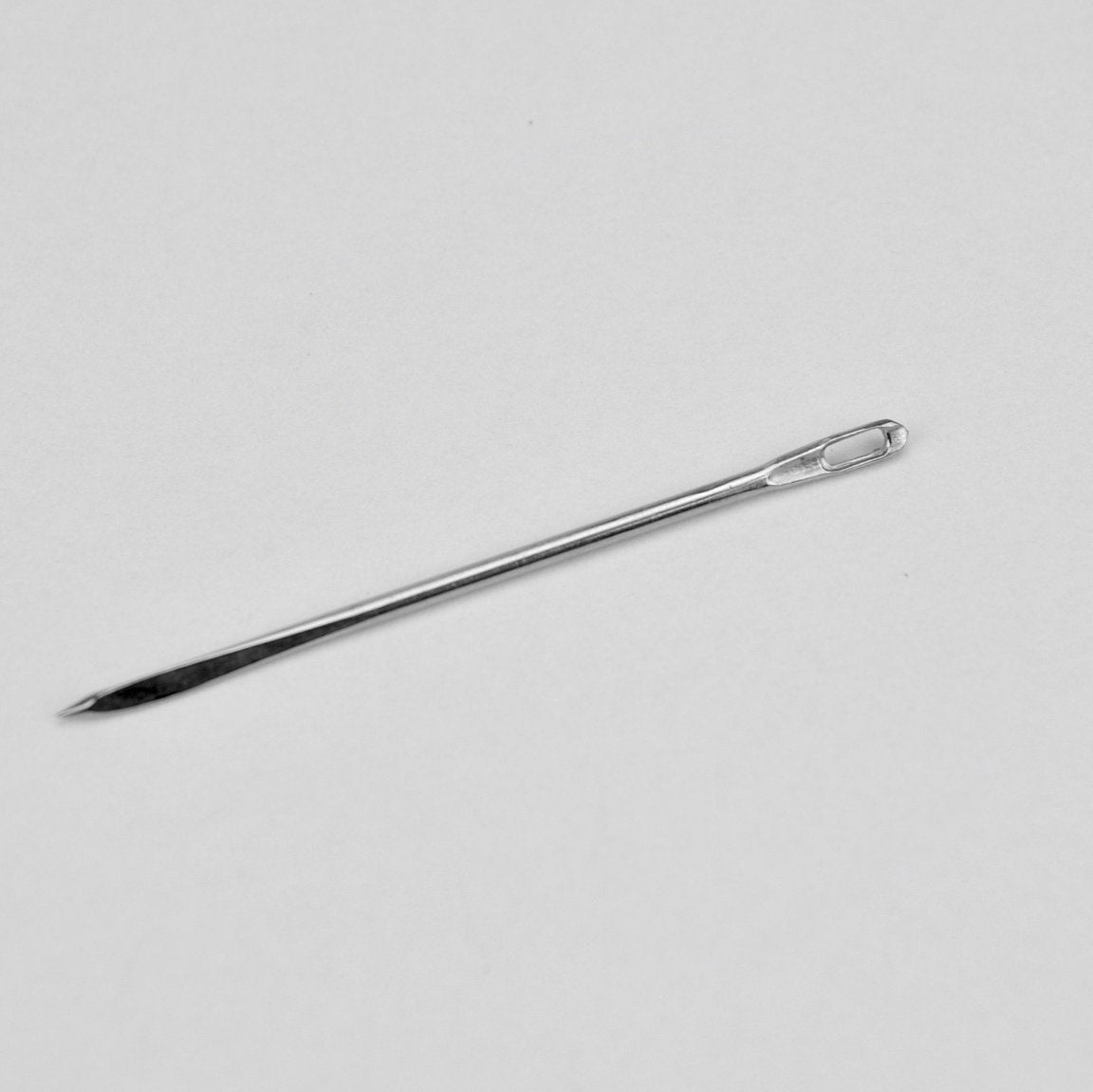 Leather needle 61 mm 2 mm thick Diamond shape point
